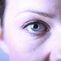 Neolid эффективно борется с отечностью и синяками под глазами